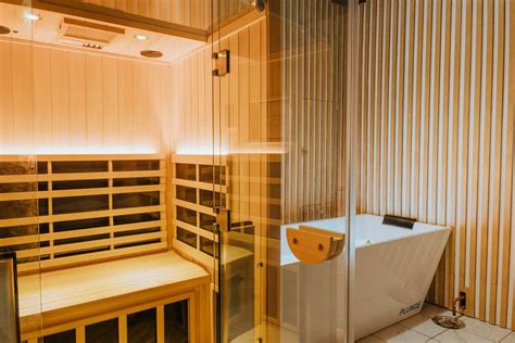 sauna center|Cold Plunge and Infrared Sauna Studio